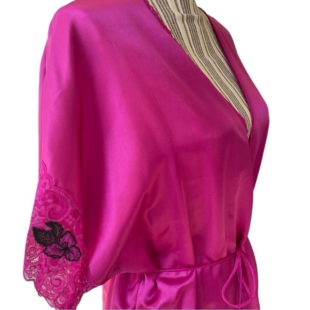 Val Mode lace trimmed robe, size M, vintage, made in the USA,excellent condition